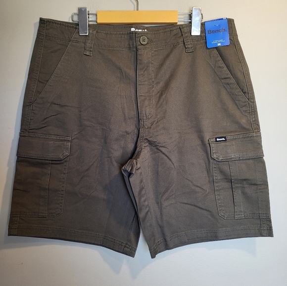 NEW- Bench Men's Cargo Shorts - Olive, Size 36 - Picture 2 of 6